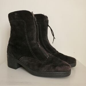 Black Suede Sherpa Lined Winter Boots Size 6.5